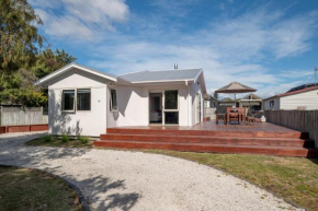 Lakeside Haven - Taupo Holiday Home